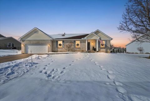 Photo of 922 E High Street, Eaton, OH 45320 (MLS # 226004005)