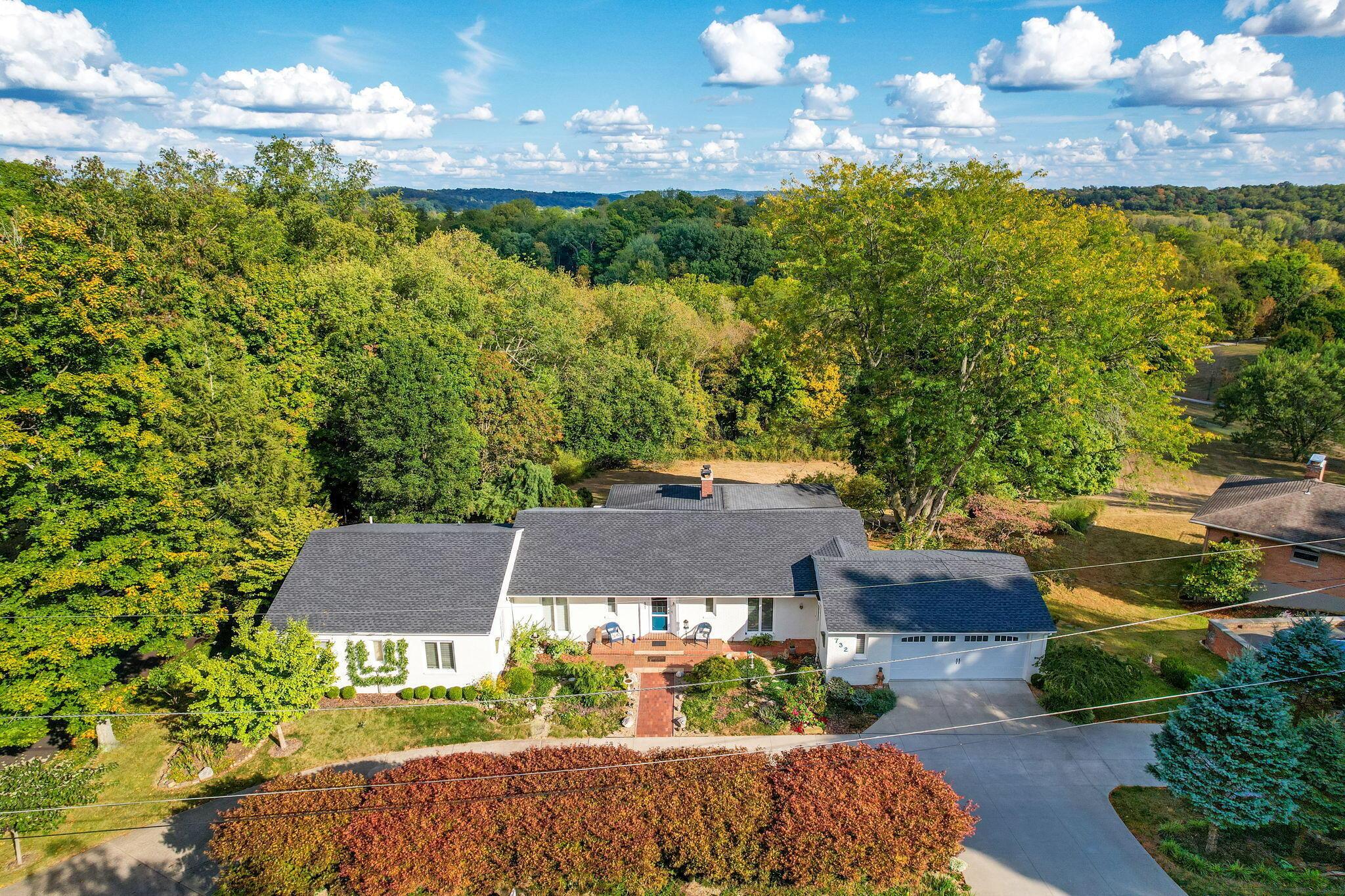 732 Mt Parnassus Drive, Granville, Ohio image 3