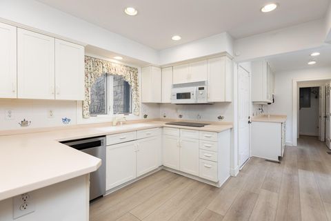 Tiny photo for 5719 Notre Dame Place, Columbus, OH 43213 (MLS # 226001144)