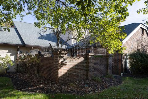 Tiny photo for 5719 Notre Dame Place, Columbus, OH 43213 (MLS # 226001144)