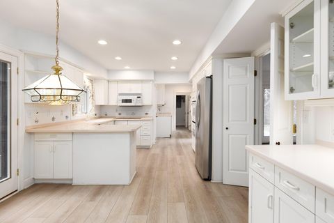 Tiny photo for 5719 Notre Dame Place, Columbus, OH 43213 (MLS # 226001144)