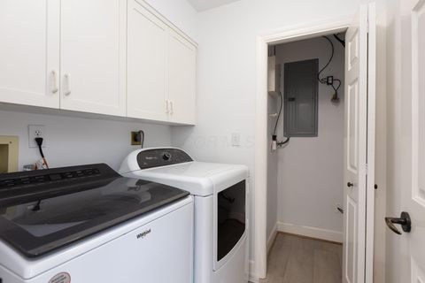 Tiny photo for 5719 Notre Dame Place, Columbus, OH 43213 (MLS # 226001144)