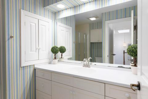 Tiny photo for 5719 Notre Dame Place, Columbus, OH 43213 (MLS # 226001144)