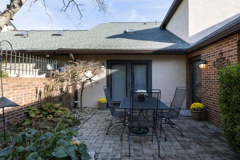 Tiny photo for 5719 Notre Dame Place, Columbus, OH 43213 (MLS # 226001144)