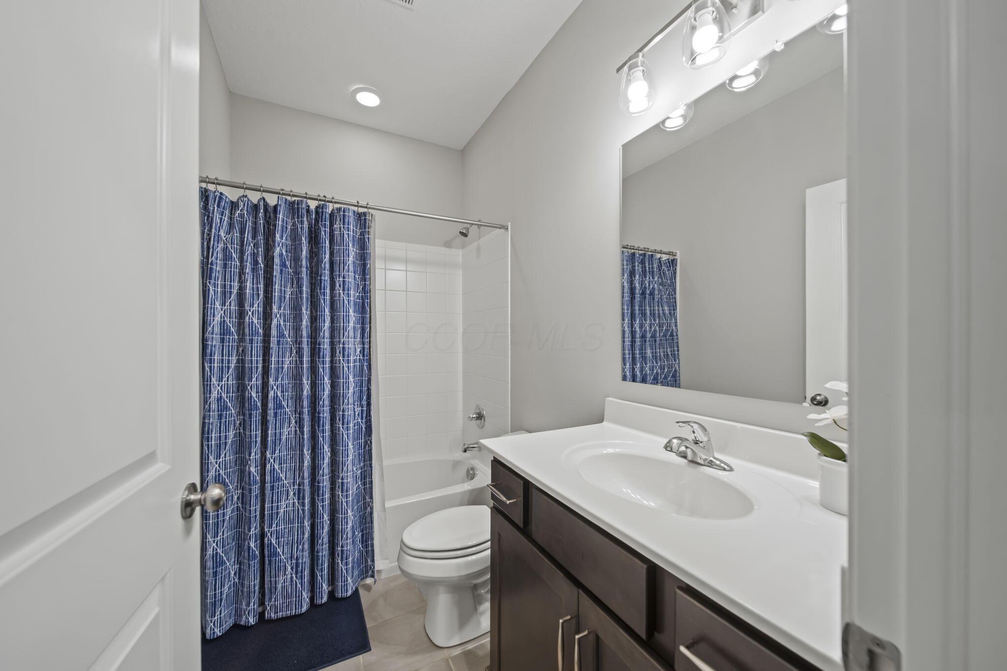 1070 Little Bear Place, Lewis Center, Ohio image 34