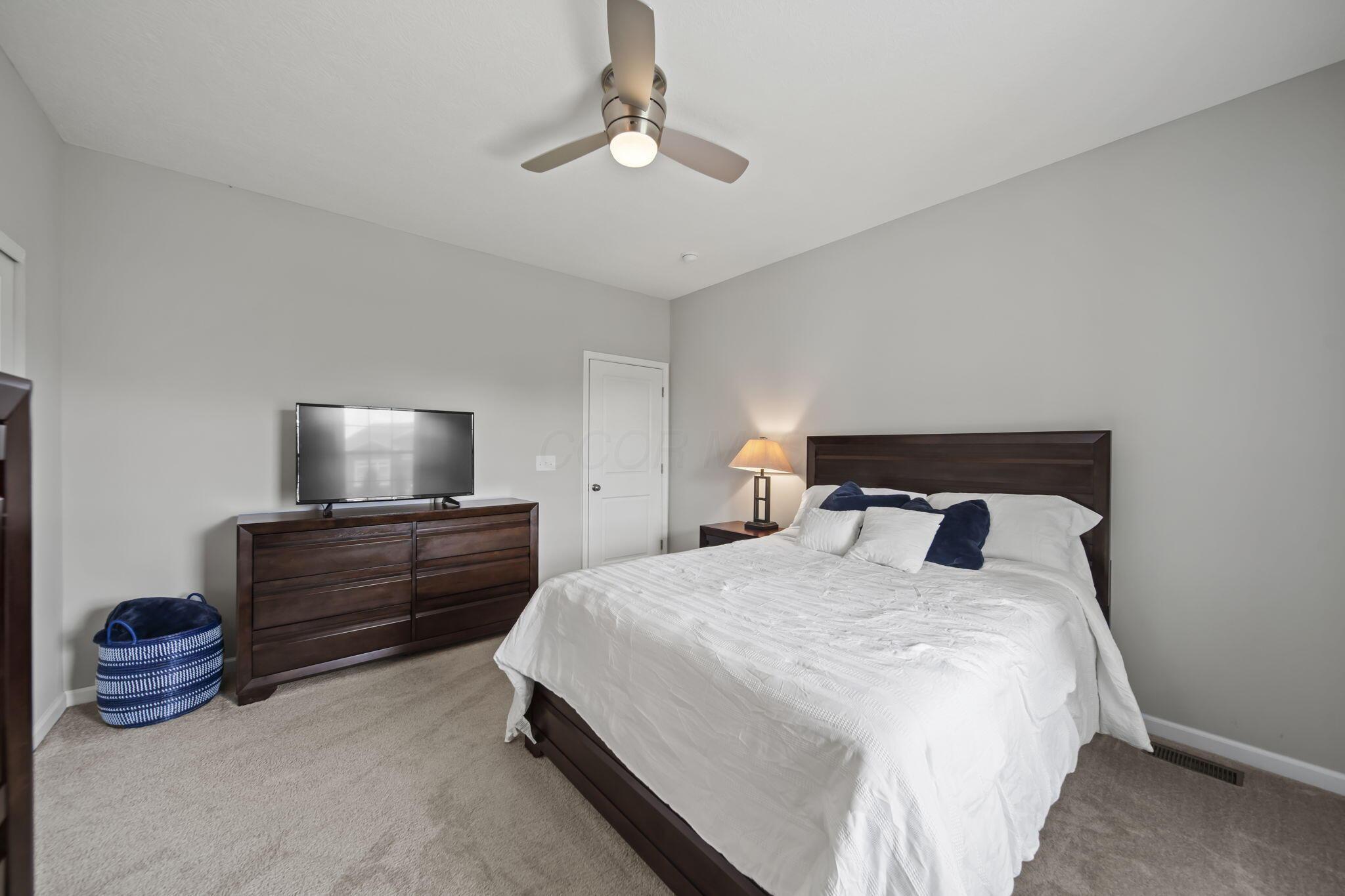 1070 Little Bear Place, Lewis Center, Ohio image 33