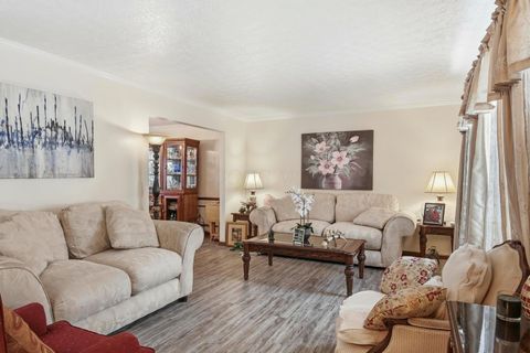 Tiny photo for 2125 Keltonshire Avenue, Columbus, OH 43229 (MLS # 226006288)