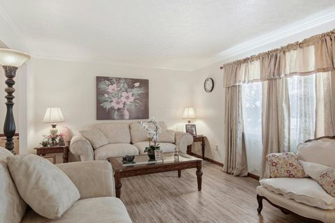 Tiny photo for 2125 Keltonshire Avenue, Columbus, OH 43229 (MLS # 226006288)