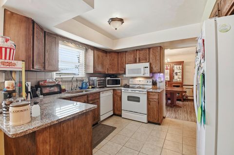 Tiny photo for 2125 Keltonshire Avenue, Columbus, OH 43229 (MLS # 226006288)