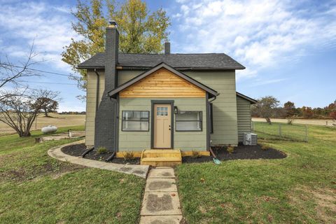 Photo of 1456 Hazelton-Etna Road SW, Pataskala, OH 43062 (MLS # 226011376)