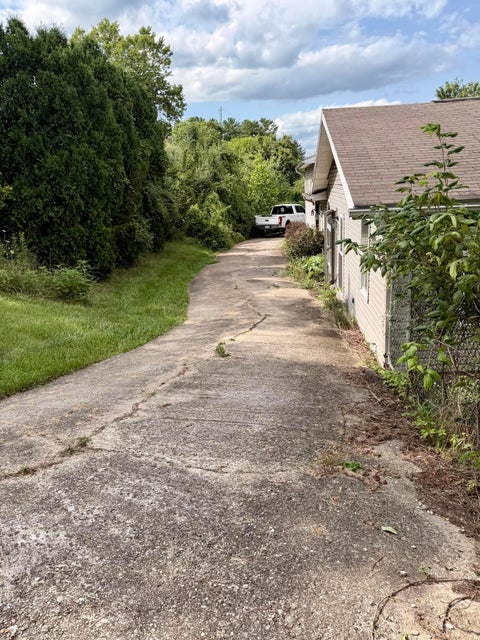 Tiny photo for 2800 Bender Road, Marietta, OH 45750 (MLS # 226027659)