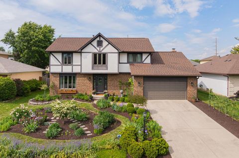 Photo of 2406 Parkview Drive, Grove City, OH 43123 (MLS # 226018716)