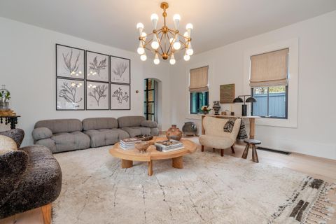 Tiny photo for 186 E Sycamore Street, Columbus, OH 43206 (MLS # 225045031)