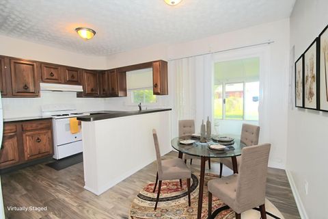 Tiny photo for 345 Weymouth Lane, Columbus, OH 43228 (MLS # 225040605)