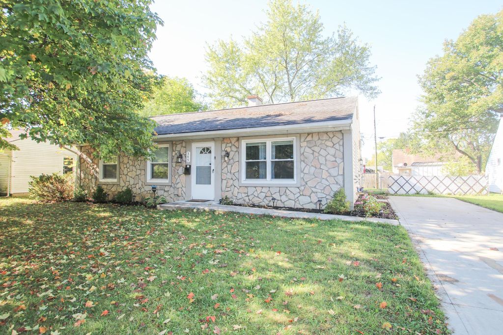 Photo for 345 Weymouth Lane, Columbus, OH 43228 (MLS # 225040605)