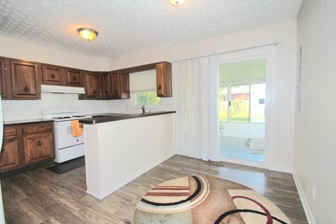 Tiny photo for 345 Weymouth Lane, Columbus, OH 43228 (MLS # 225040605)