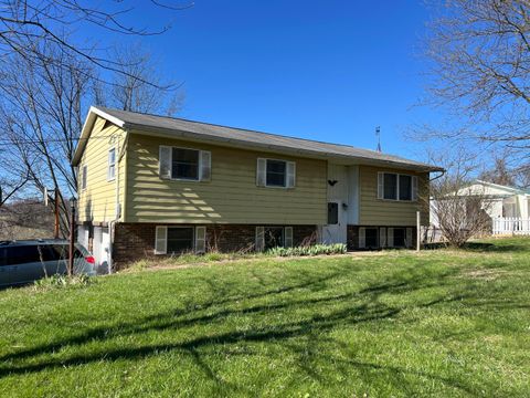 Photo of 3965 Old Coopermill Road, Zanesville, OH 43701 (MLS # 226009682)