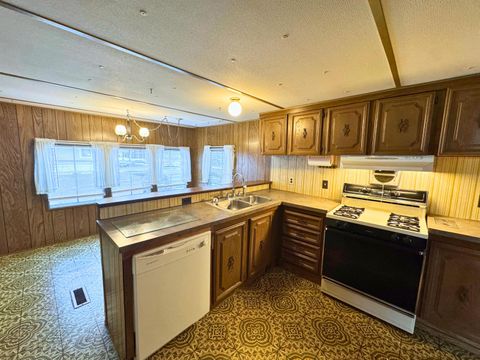 Tiny photo for 250 Estates Lane, Reynoldsburg, OH 43068 (MLS # 226000567)