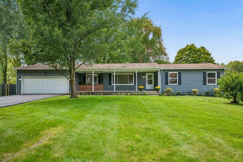 Photo of 417 Forward Pass Road SW, Pataskala, OH 43062 (MLS # 226032915)