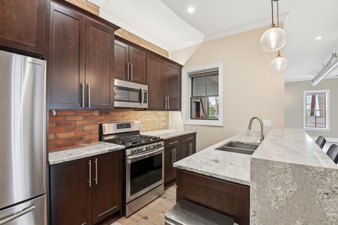 Photo of 175 E Livingston Avenue B #B, Columbus, OH 43215 (MLS # 226014129)