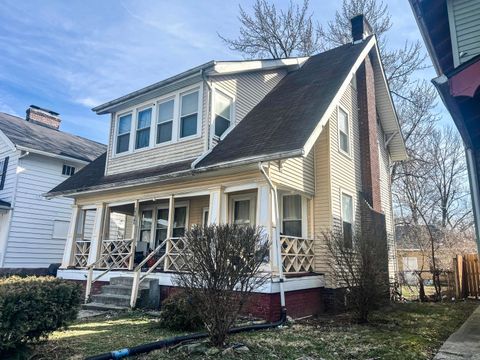 Photo of 1509 Loretta Avenue, Columbus, OH 43211 (MLS # 226006921)