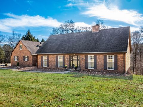 Photo of 19 Wyddfa Court, Granville, OH 43023 (MLS # 223003981)