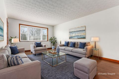 Tiny photo for 3070 Lotz Drive, Grove City, OH 43123 (MLS # 225037683)