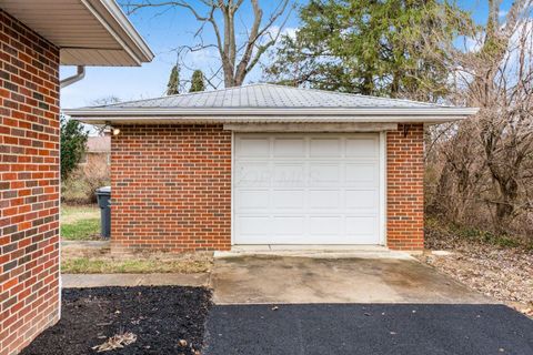 Tiny photo for 3070 Lotz Drive, Grove City, OH 43123 (MLS # 225037683)