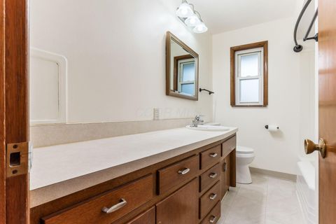 Tiny photo for 3070 Lotz Drive, Grove City, OH 43123 (MLS # 225037683)