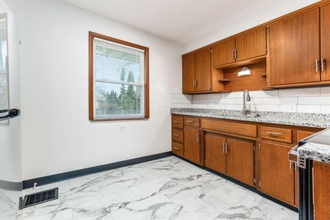 Tiny photo for 3070 Lotz Drive, Grove City, OH 43123 (MLS # 225037683)