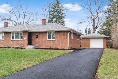 Photo of 3070 Lotz Drive, Grove City, OH 43123 (MLS # 225037683)