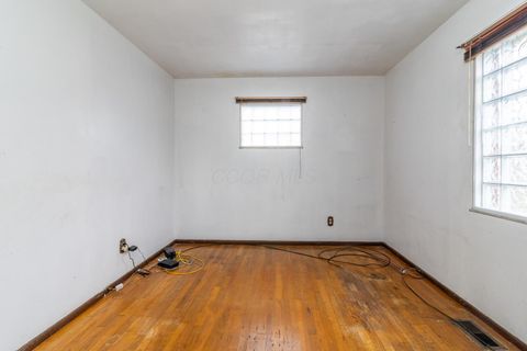 Tiny photo for 5548 Roche Drive, Columbus, OH 43229 (MLS # 225044551)
