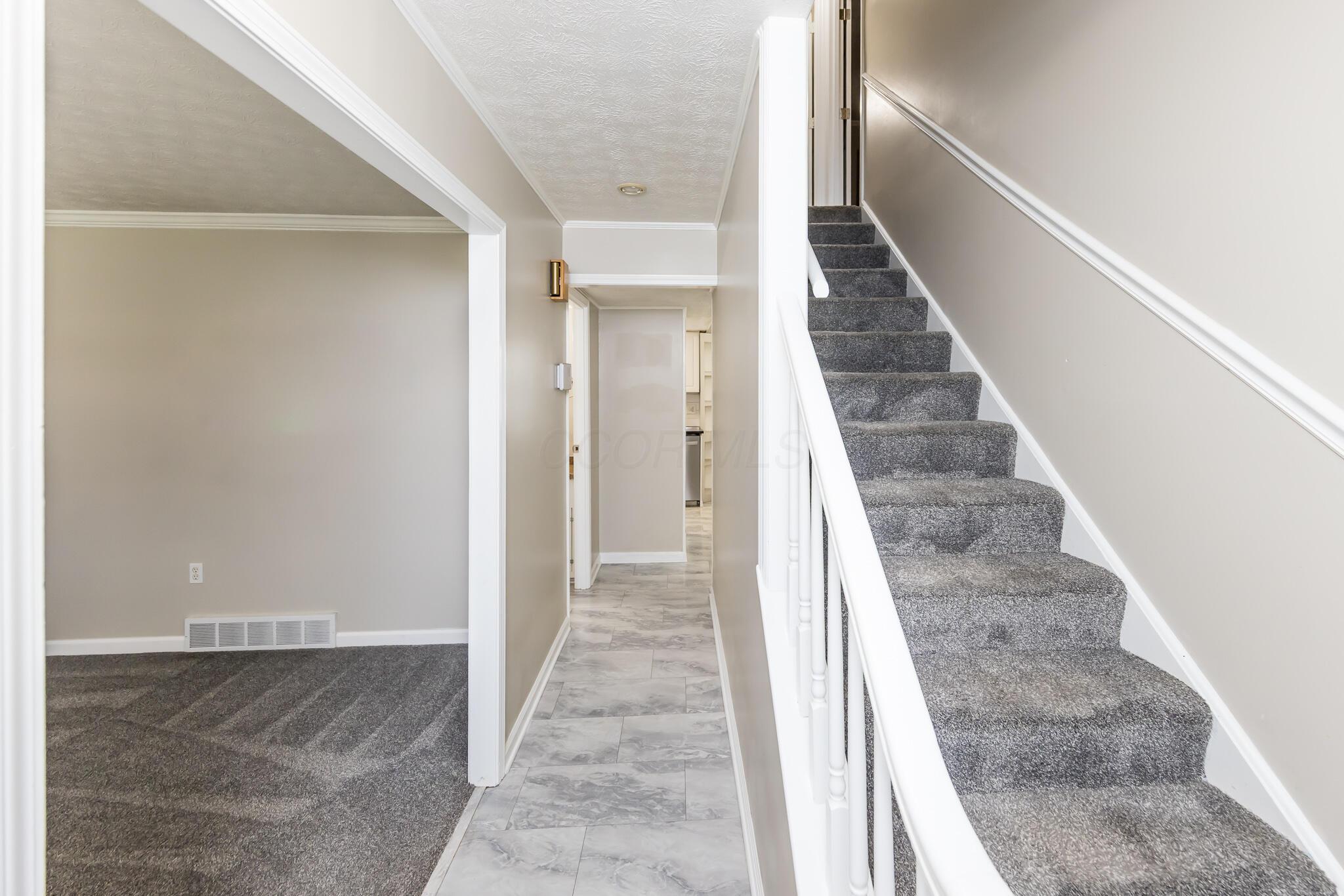 4399 Scissortail Loop