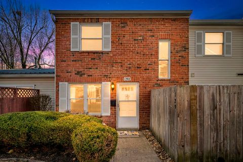 Photo of 1292 Lowland Court 98 #98, Columbus, OH 43204 (MLS # 226000057)
