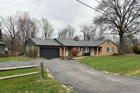 Photo of 1246 Southport Drive, Columbus, OH 43235 (MLS # 225044409)