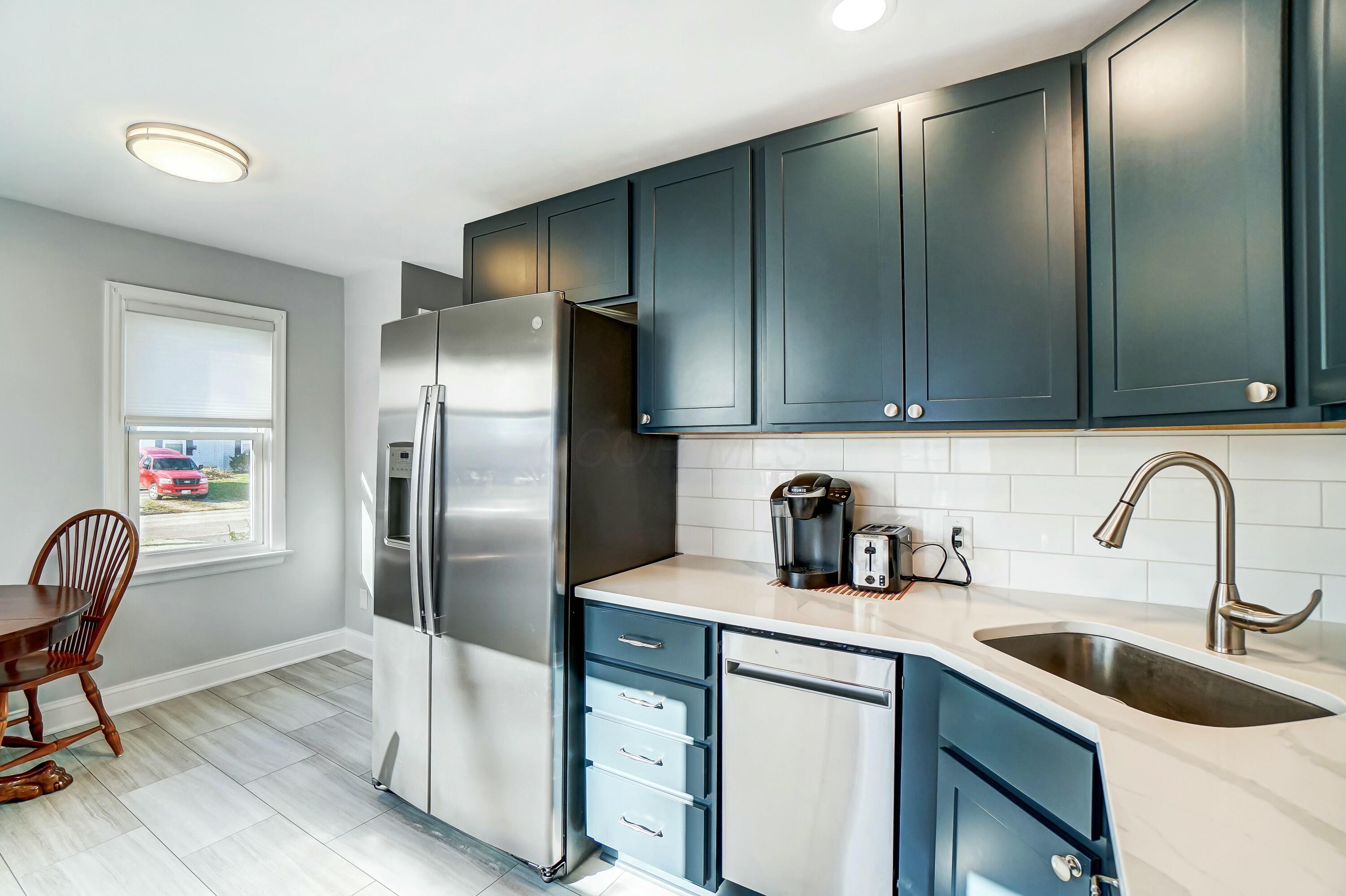 678 E Royal Forest Boulevard, Columbus, Ohio image 9