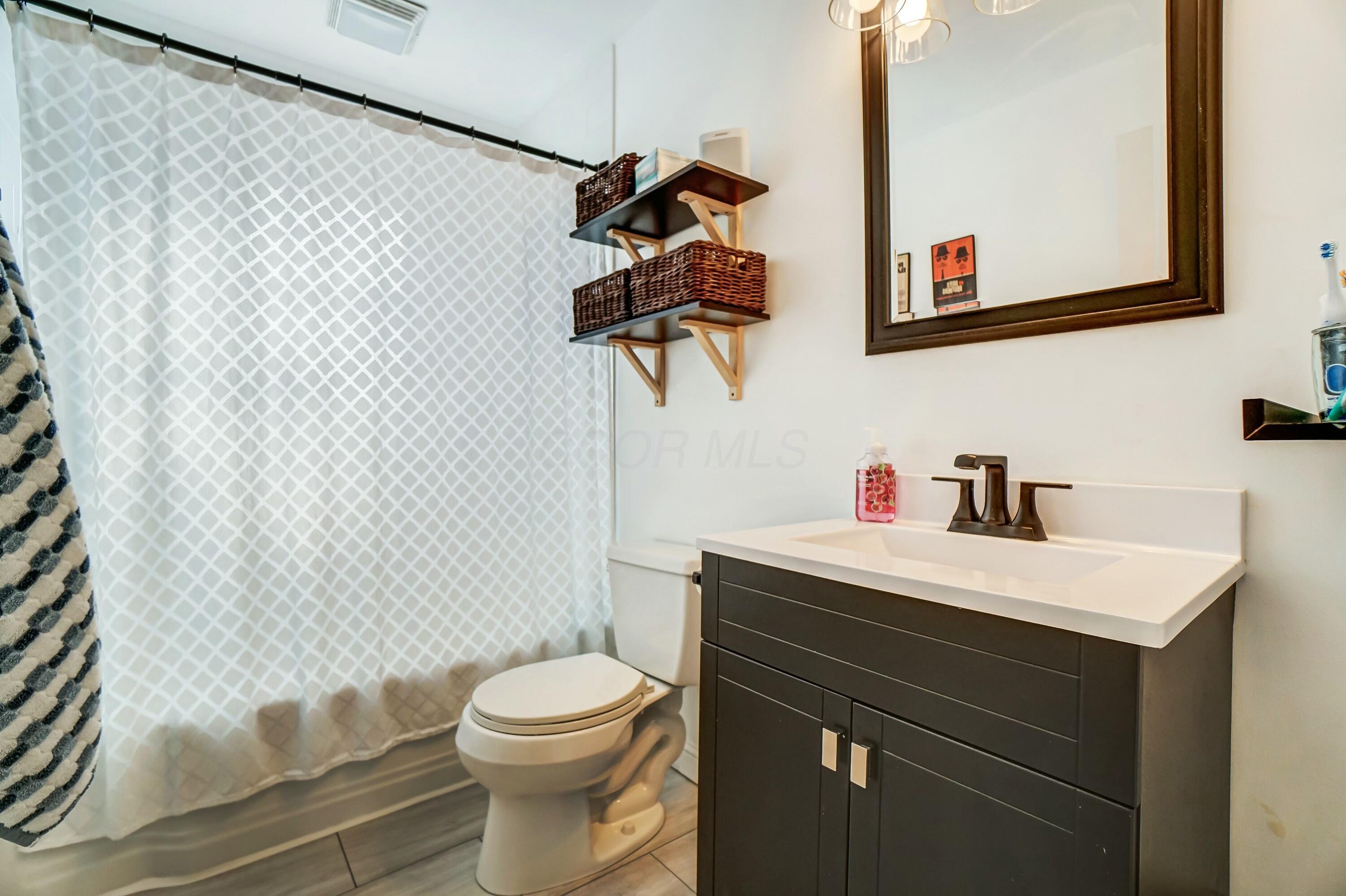 678 E Royal Forest Boulevard, Columbus, Ohio image 16