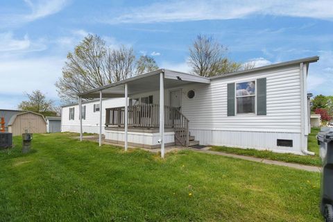 Photo of 76 Yardner Street 11 #11, Johnstown, OH 43031 (MLS # 226013083)