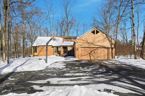 Photo of 4860 Bayhill Drive, Powell, OH 43065 (MLS # 226004662)