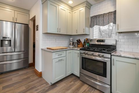Tiny photo for 76 E Lakeview Avenue, Columbus, OH 43202 (MLS # 226002150)