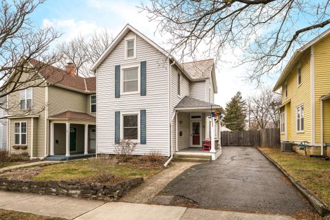 Photo of 76 E Lakeview Avenue, Columbus, OH 43202 (MLS # 226002150)