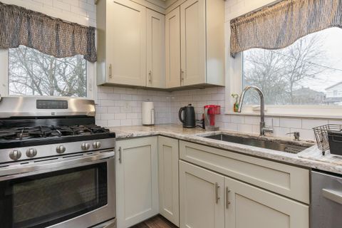 Tiny photo for 76 E Lakeview Avenue, Columbus, OH 43202 (MLS # 226002150)