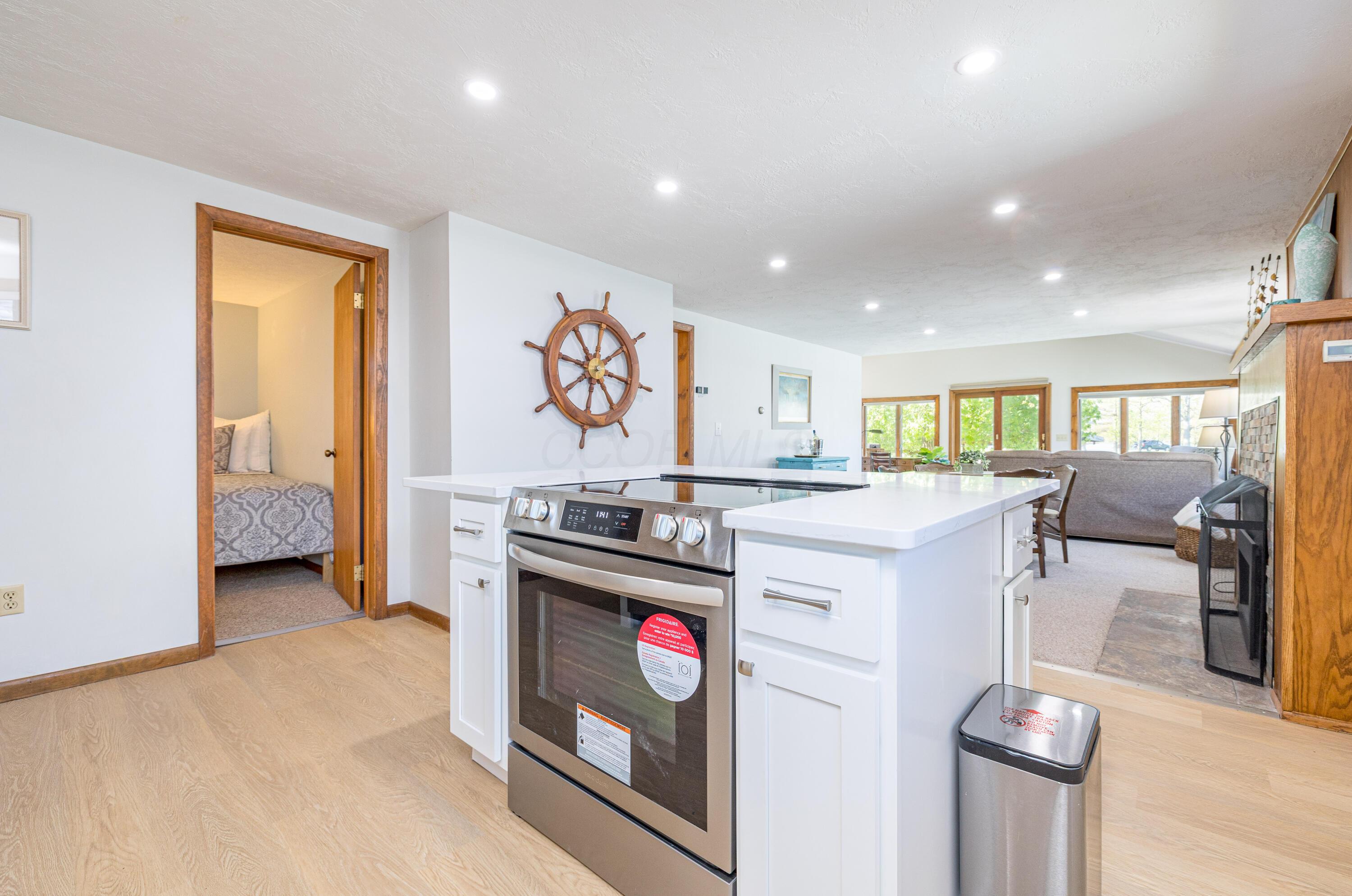 10125 Seminole Shore Drive, Huntsville, Ohio image 33