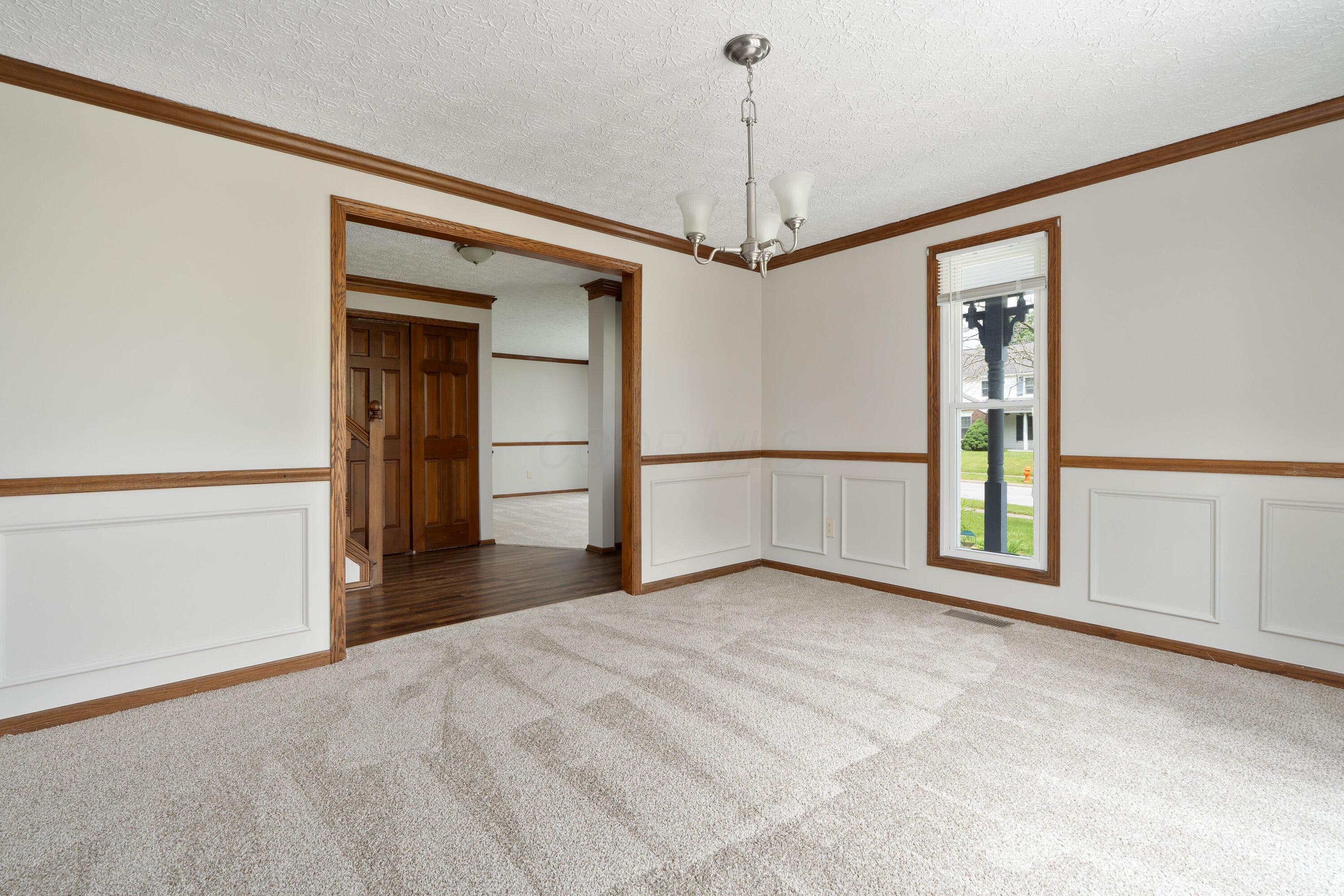 7552 Deer Creek Drive, Columbus, Ohio image 14