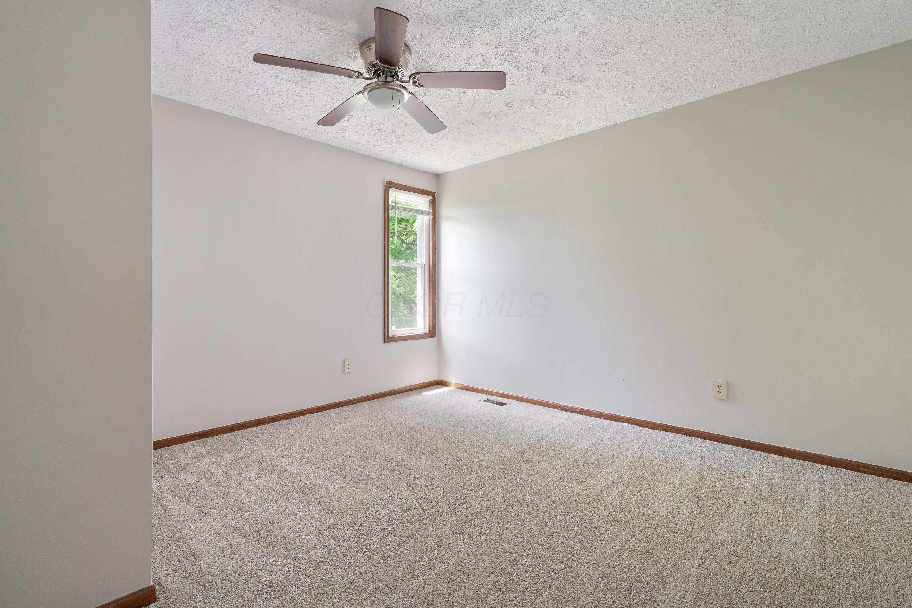 7552 Deer Creek Drive, Columbus, Ohio image 32