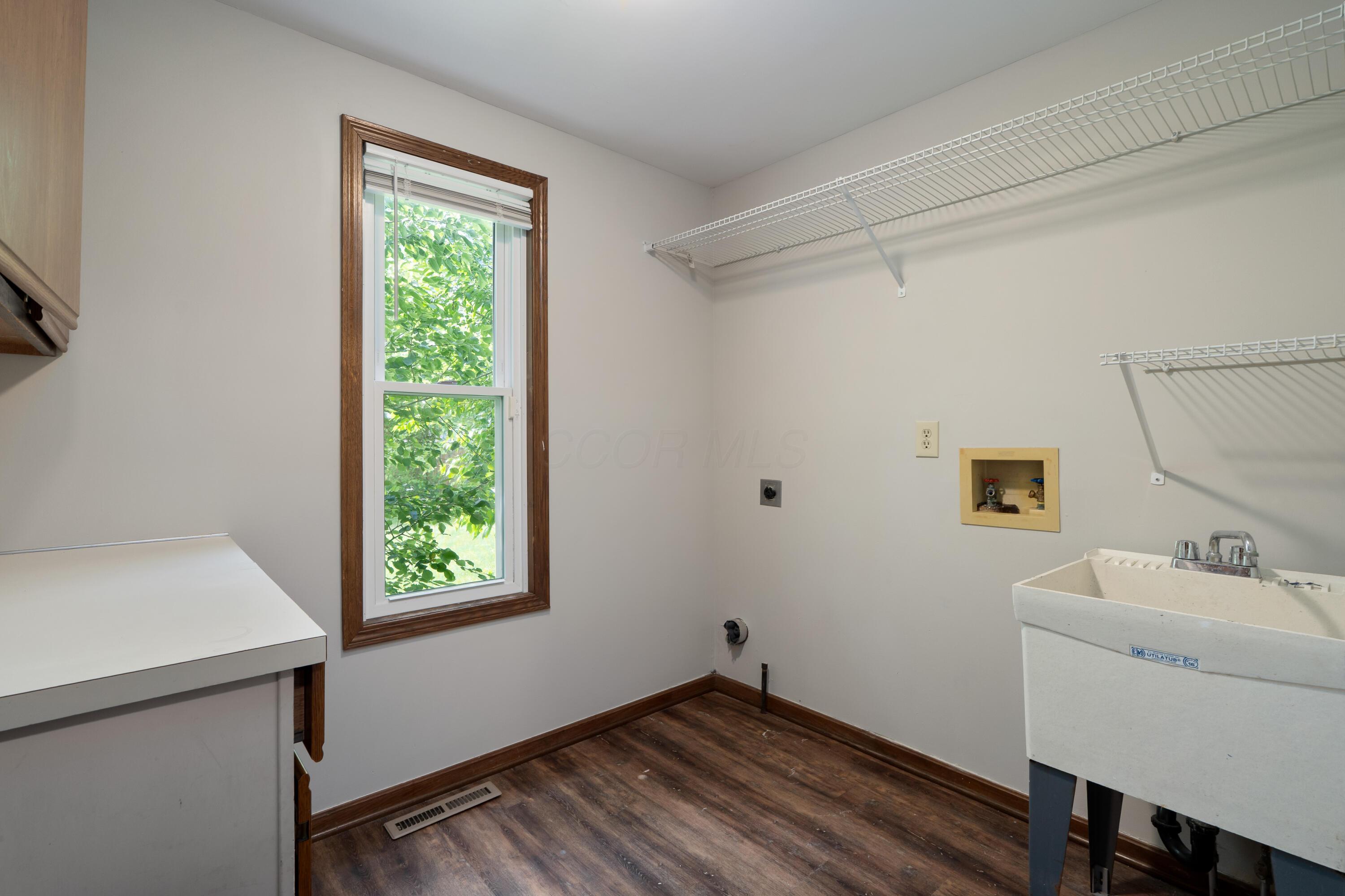 7552 Deer Creek Drive, Columbus, Ohio image 24