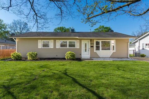 Photo of 501 W Shields Street, Newark, OH 43055 (MLS # 226013498)
