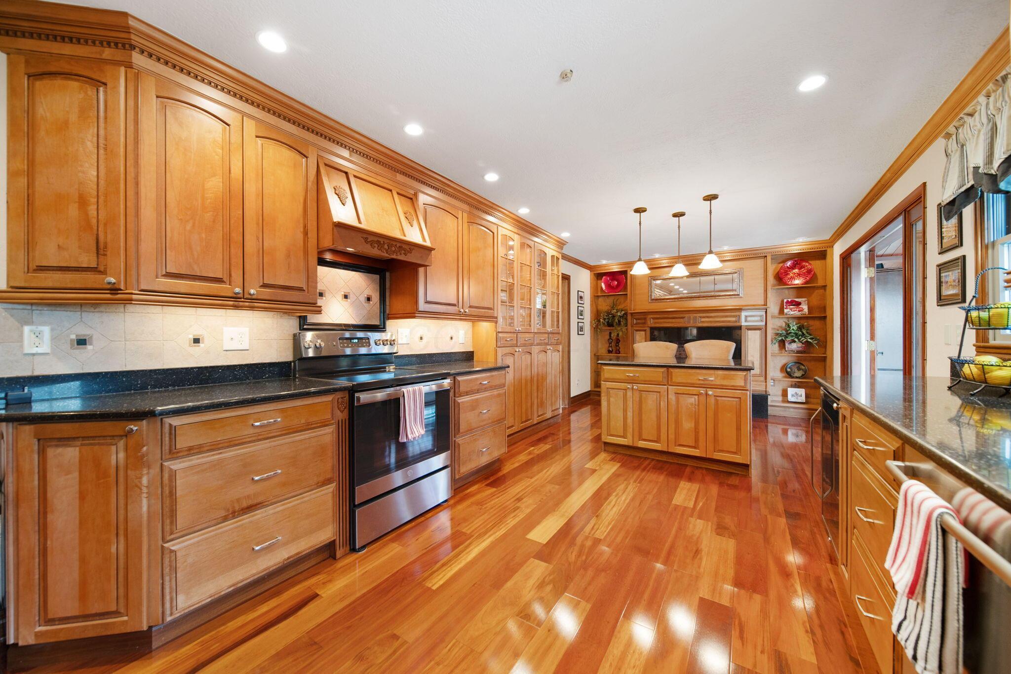5553 Pheasant Drive, Orient, Ohio image 23