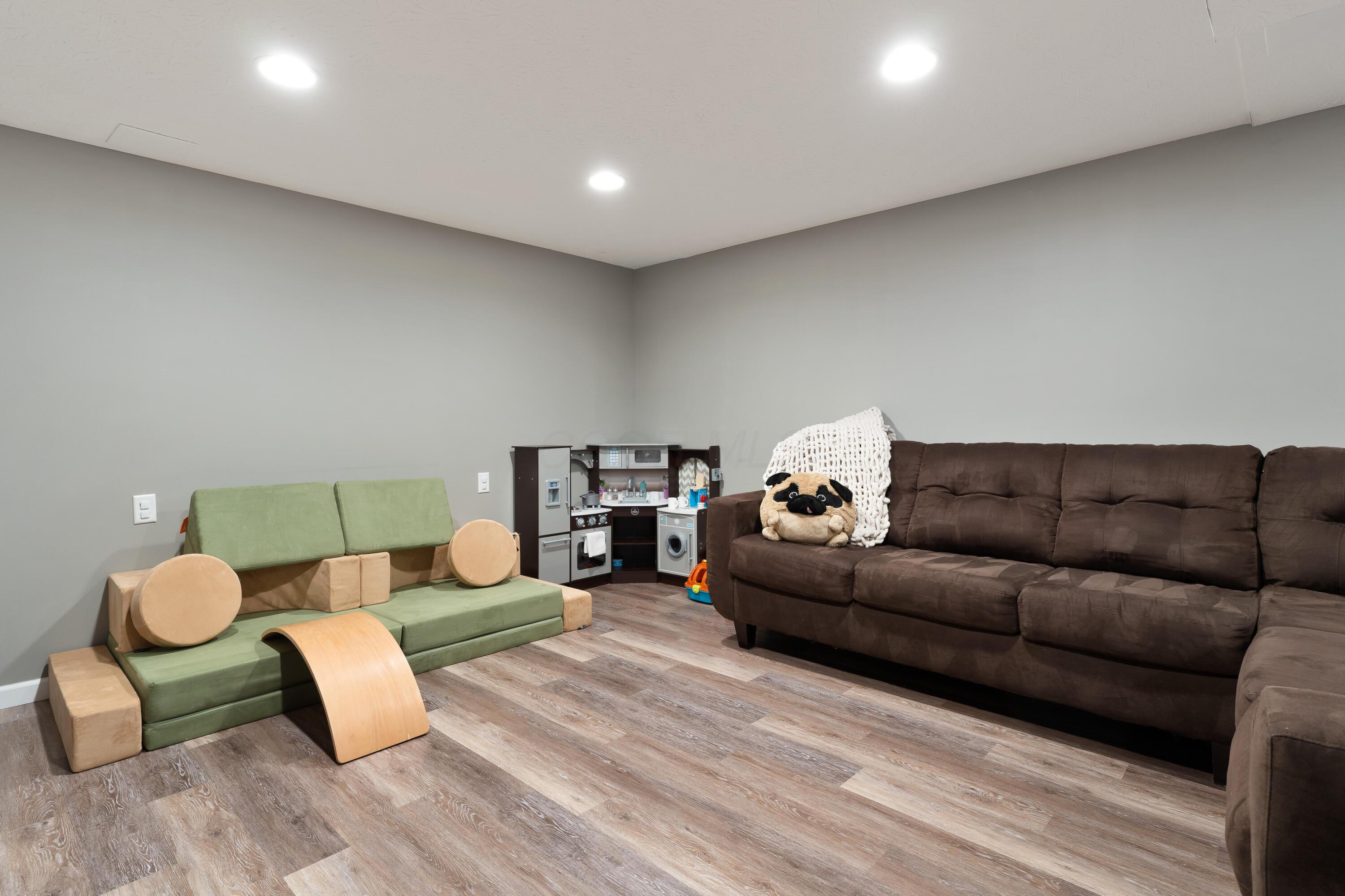 7793 Merdon Drive, Blacklick, Ohio image 30