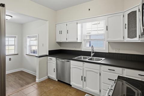 Tiny photo for 44 W Pacemont Road, Columbus, OH 43202 (MLS # 226000552)